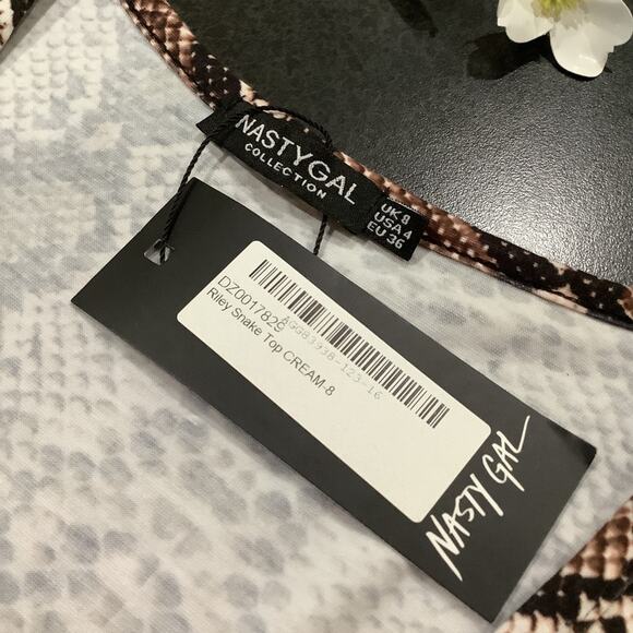 Nasty Gal Riley Snake Low Voop Neck Tee T Shirt Top Python Animal Print Brown - Picture 11 of 13